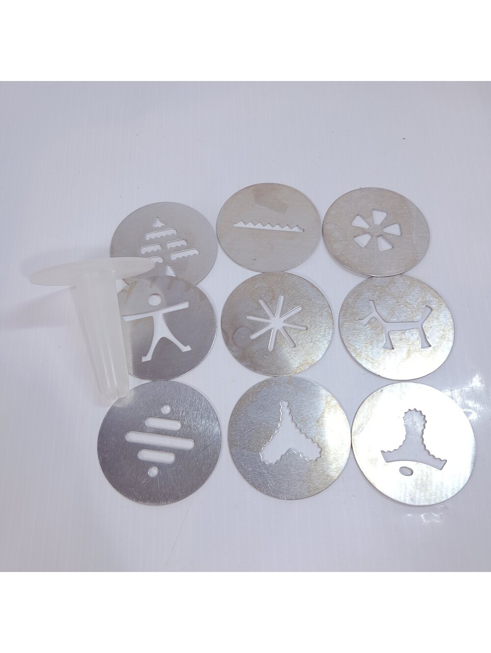 Wear-Ever Super Shooter Cookie Candy Maker 70001 decorator tip 9 discs die set